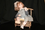 IMG_4410- מתנה מקורית לאספני בובות . בובה ממוספרת עם חותמת ותעודות .